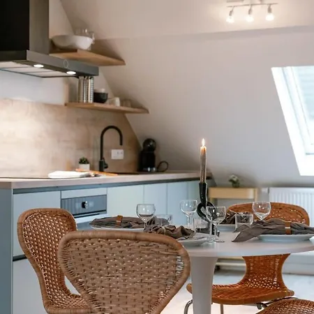 Huswell - Bright Duplex Close To The Sea Apartment *