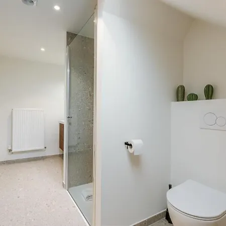 Huswell - Bright Duplex Close To The Sea