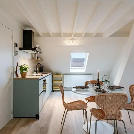 Huswell - Bright Duplex Close To The Sea Ostende
